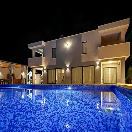 Amazing In Holiday home Kastel Novi
